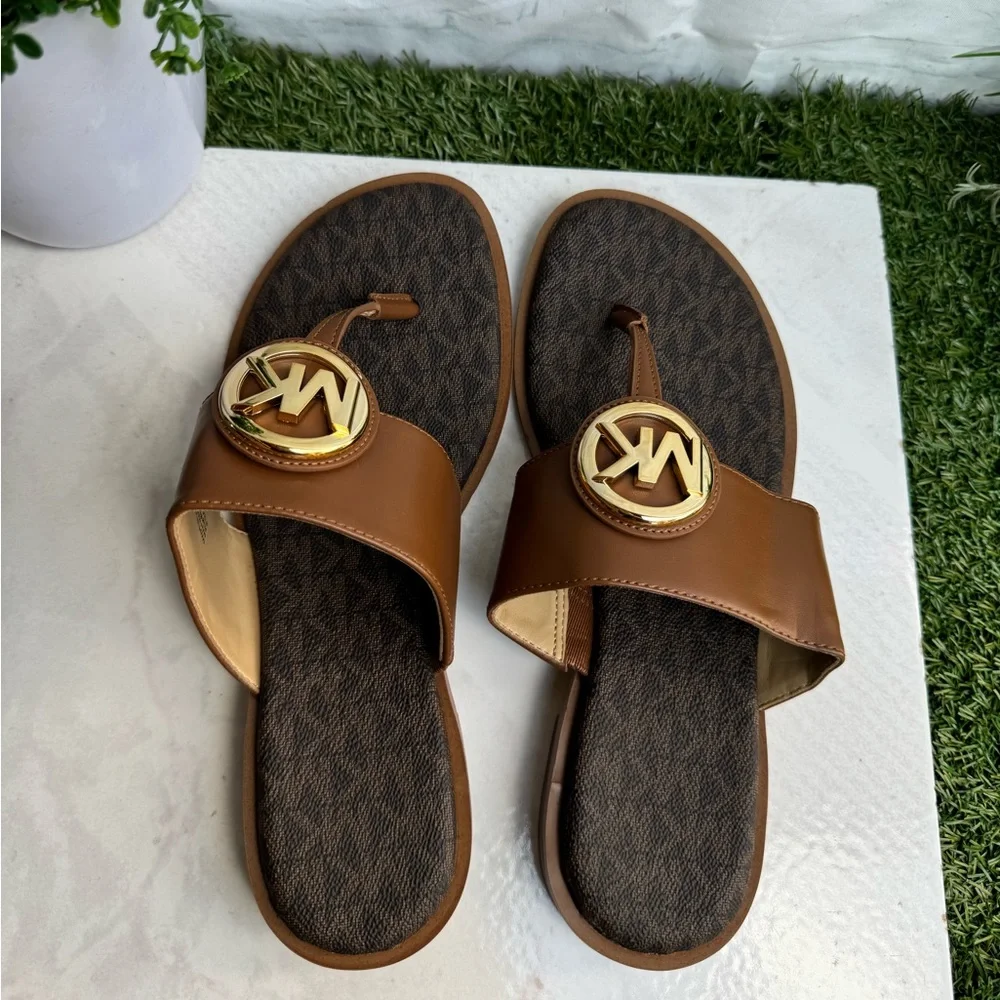 Michael Kors Kellan Thong Luggage 6.5 Brown Leather Sandals with Gold Buckle